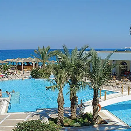 Avra Hotel 4*