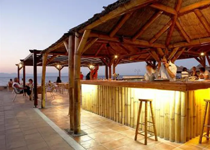 Avra Hotel 4*