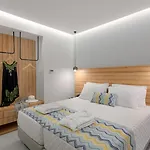 Avra 4*