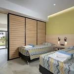 Avra Otel