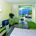 Avra Otel