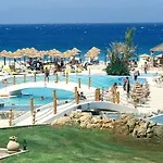 Avra 4*