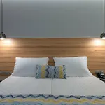 Otel Avra