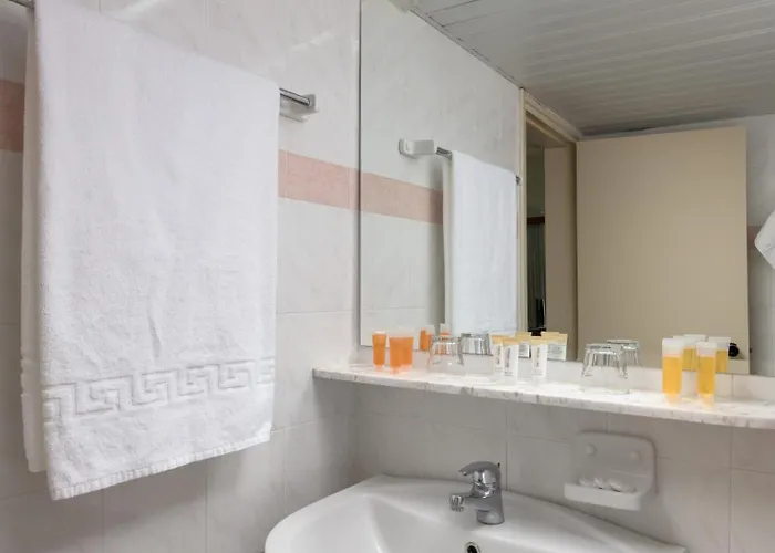 酒店 阿夫拉海滩度假酒店 4*