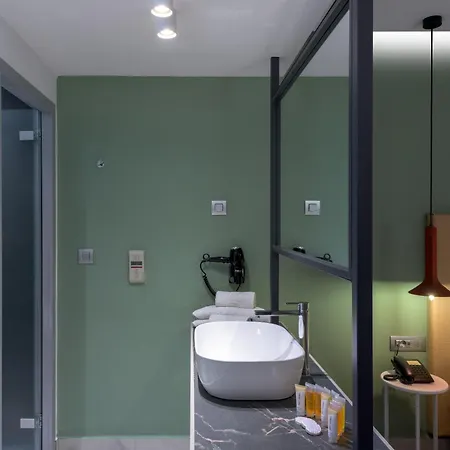 Avra Hotel 4*
