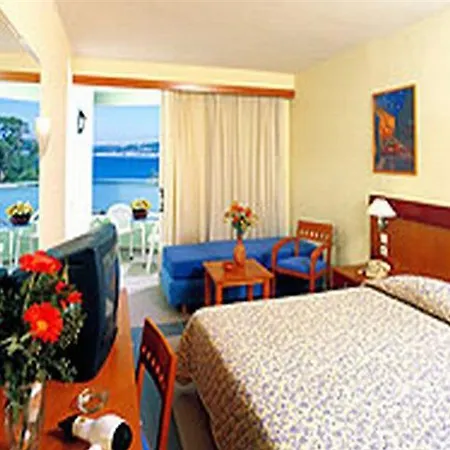 Avra Hotell
