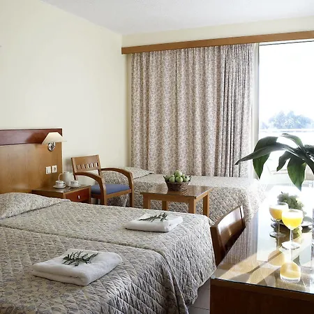 Avra Hotel 4*