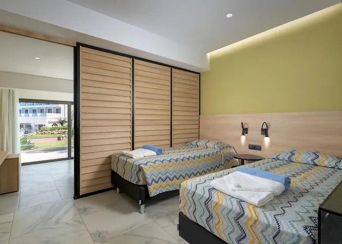 Avra Hotel