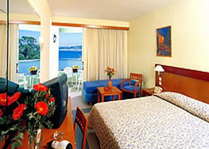 Avra Hotel