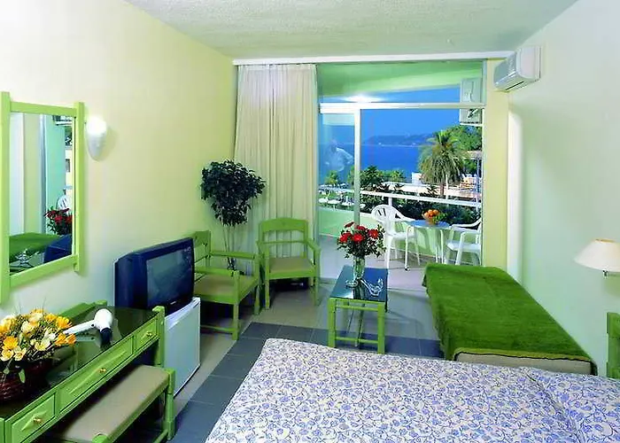 Avra Hotel