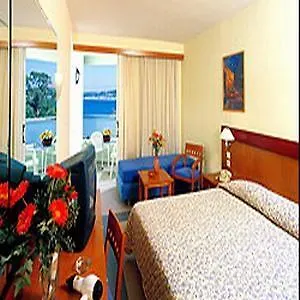 Hotel Avra