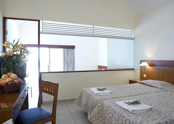 Hotel Avra