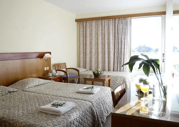 Avra Hotel 4*